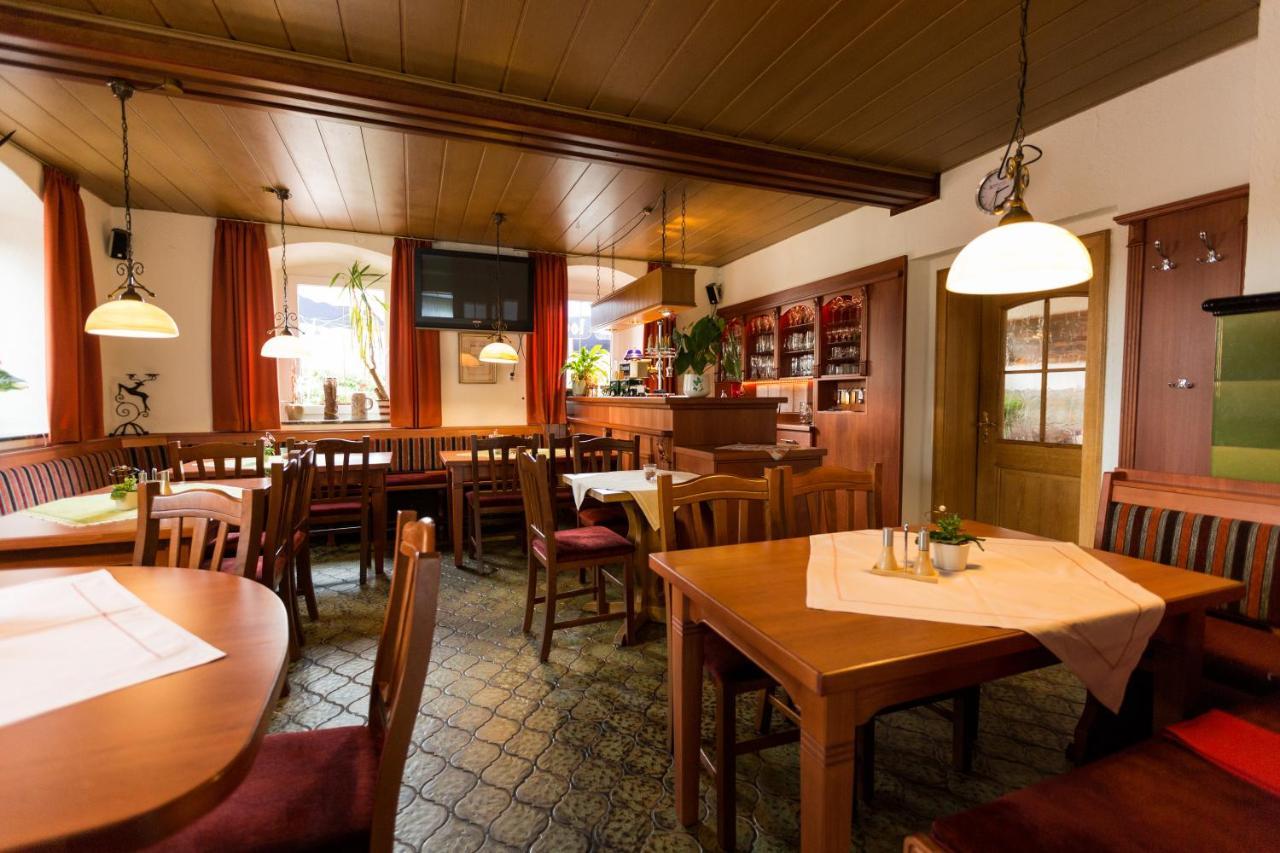 Hôtel Gasthof Zum Goldenen Hirschen à Geroldsgrun Extérieur photo